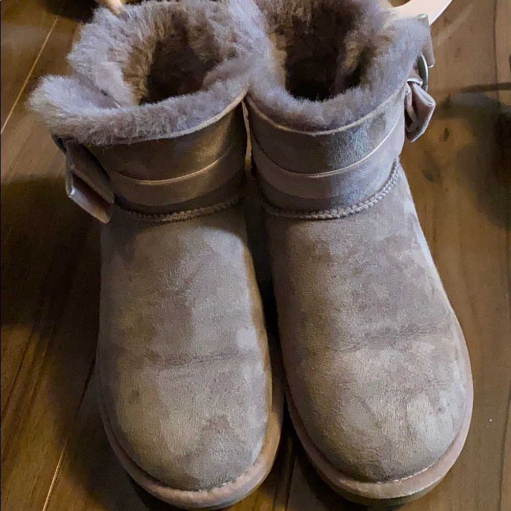 UGG Rhinestone Bow Boots - Picture 3 of 4